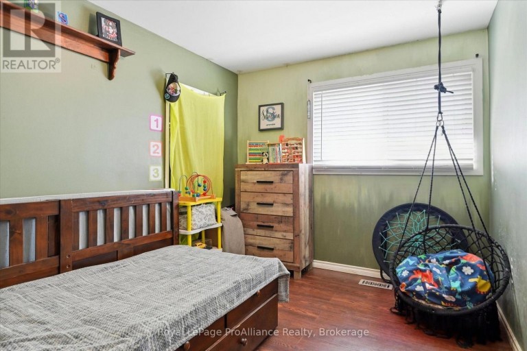 854 BARNARDO AVENUE, Peterborough (Northcrest Ward 5), Ontario, K9H5V9