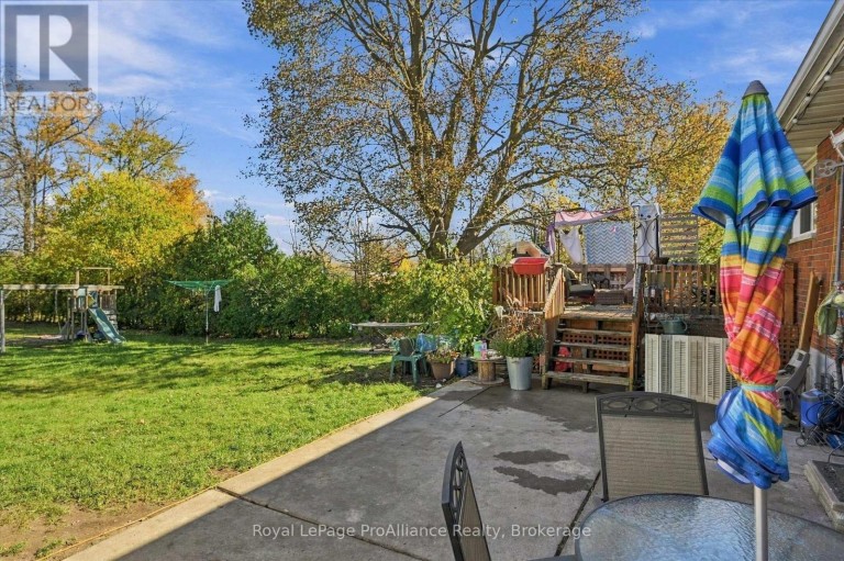 854 BARNARDO AVENUE, Peterborough (Northcrest Ward 5), Ontario, K9H5V9