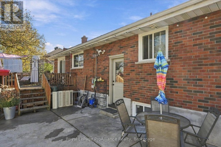 854 BARNARDO AVENUE, Peterborough (Northcrest Ward 5), Ontario, K9H5V9