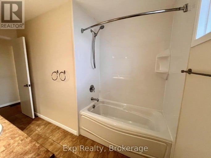 27 LORAINE AVENUE, Quinte West (Trenton Ward), Ontario, K8V6R4