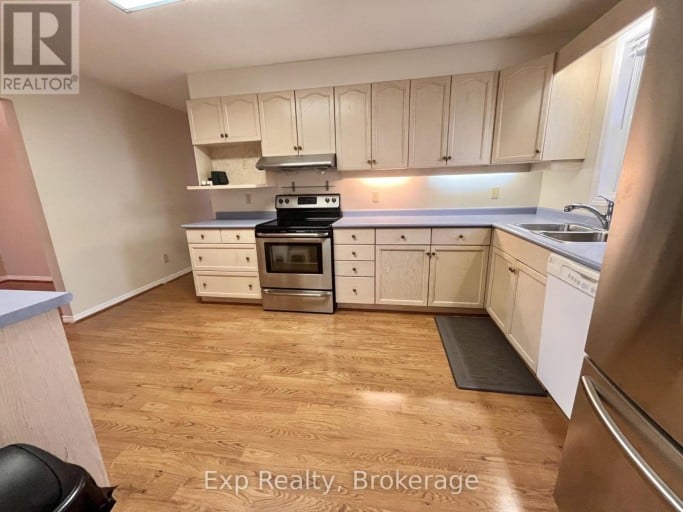 27 LORAINE AVENUE, Quinte West (Trenton Ward), Ontario, K8V6R4