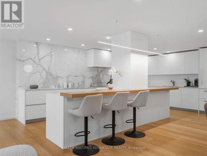 1002 - 1166 BAY STREET, Toronto (Bay Street Corridor), Ontario, M5S2X8
