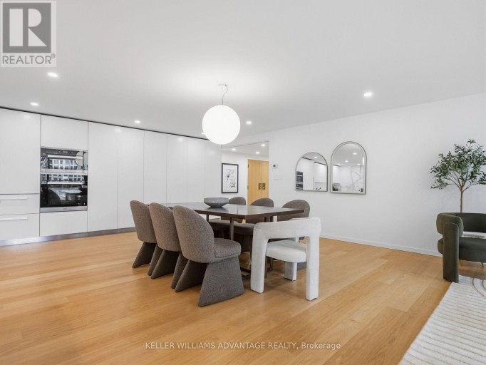 1002 - 1166 BAY STREET, Toronto (Bay Street Corridor), Ontario, M5S2X8