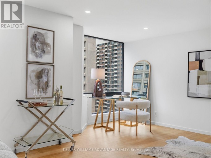 1002 - 1166 BAY STREET, Toronto (Bay Street Corridor), Ontario, M5S2X8