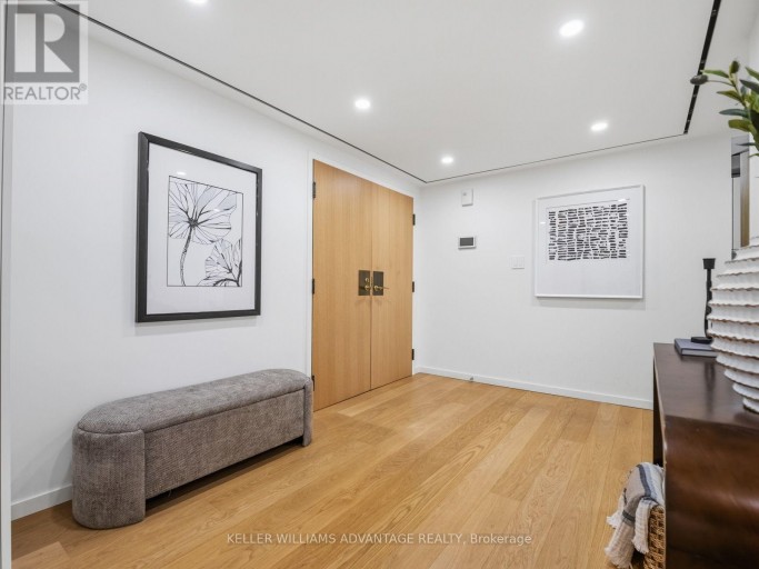 1002 - 1166 BAY STREET, Toronto (Bay Street Corridor), Ontario, M5S2X8