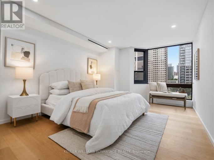 1002 - 1166 BAY STREET, Toronto (Bay Street Corridor), Ontario, M5S2X8