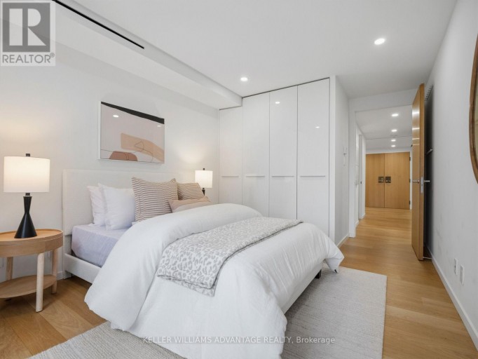 1002 - 1166 BAY STREET, Toronto (Bay Street Corridor), Ontario, M5S2X8