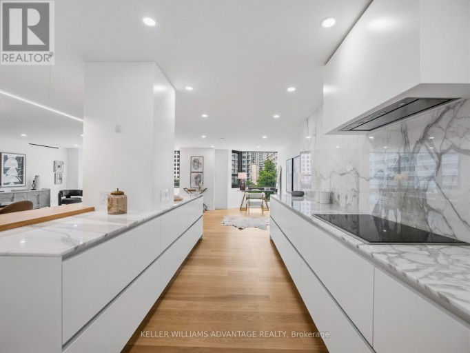 1002 - 1166 BAY STREET, Toronto (Bay Street Corridor), Ontario, M5S2X8