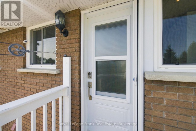 317 DWIGHT AVENUE, Oshawa (Lakeview), Ontario, L1J1K8