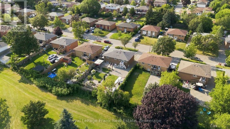 317 DWIGHT AVENUE, Oshawa (Lakeview), Ontario, L1J1K8
