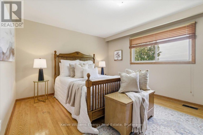 724 CLIFTON DRIVE, Oshawa (Centennial), Ontario, L1G2Z1