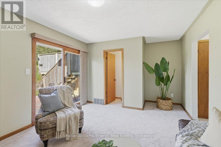 724 CLIFTON DRIVE, Oshawa (Centennial), Ontario, L1G2Z1