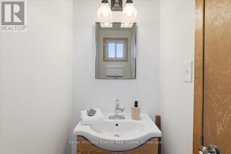 724 CLIFTON DRIVE, Oshawa (Centennial), Ontario, L1G2Z1