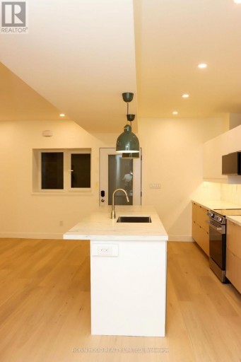 4 - 247 PACIFIC AVENUE, Toronto (High Park North), Ontario, M6P2P7