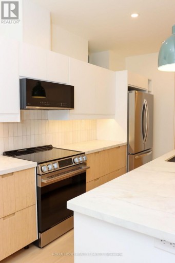 4 - 247 PACIFIC AVENUE, Toronto (High Park North), Ontario, M6P2P7