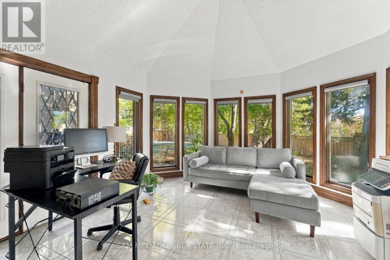 2480 MISSISSAUGA ROAD, Mississauga (Sheridan), Ontario, L5H2L5