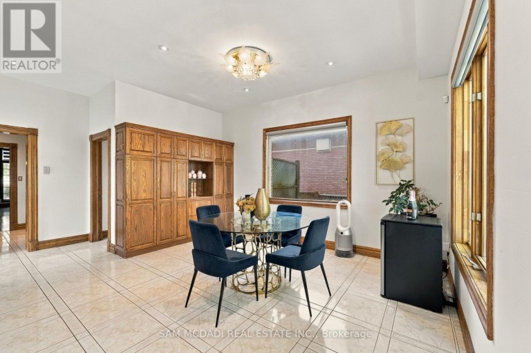 2480 MISSISSAUGA ROAD, Mississauga (Sheridan), Ontario, L5H2L5