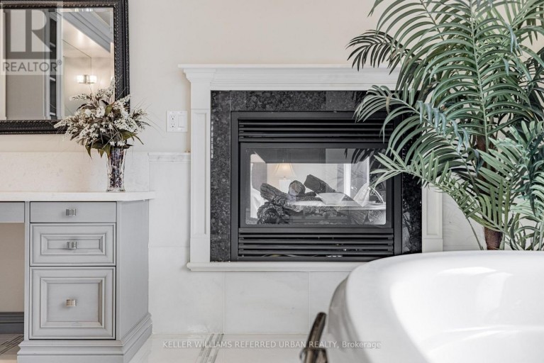 60 HAWKSBURY DRIVE, Toronto (Bayview Village), Ontario, M2K1M5