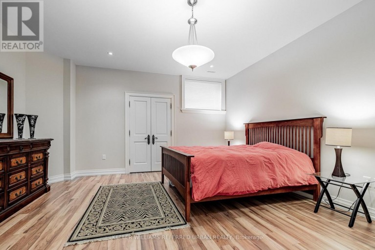 60 HAWKSBURY DRIVE, Toronto (Bayview Village), Ontario, M2K1M5