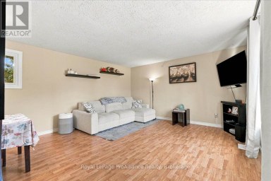 25 ASHLEY STREET Belleville (Thurlow Ward) Ontario photo 6