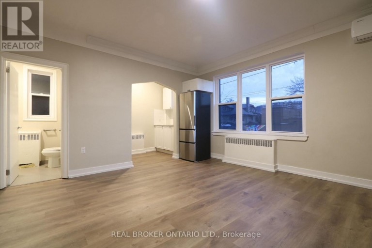903-909 MAIN STREET E, Hamilton (Stipley), Ontario, L8M1M6