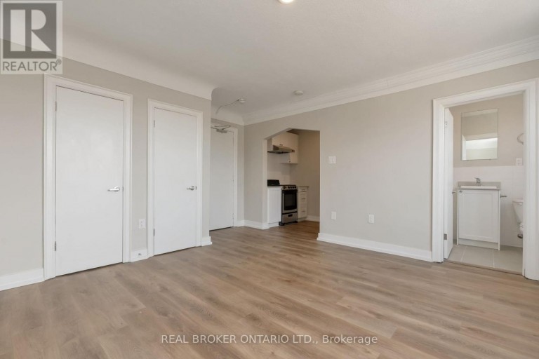 903-909 MAIN STREET E, Hamilton (Stipley), Ontario, L8M1M6