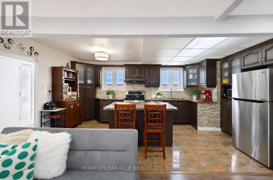 14 TINTON CRESCENT Toronto (West Humber-Clairville) Ontario photo 13