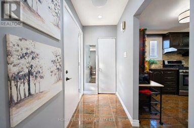 14 TINTON CRESCENT Toronto (West Humber-Clairville) Ontario photo 6