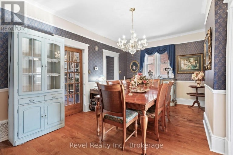 27 FRANCIS STREET, Kawartha Lakes (Lindsay), Ontario, K9V3R8