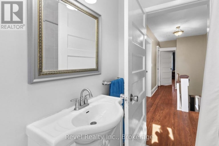 27 FRANCIS STREET, Kawartha Lakes (Lindsay), Ontario, K9V3R8