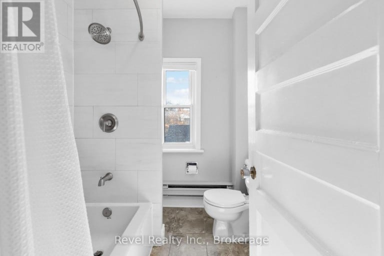 27 FRANCIS STREET, Kawartha Lakes (Lindsay), Ontario, K9V3R8
