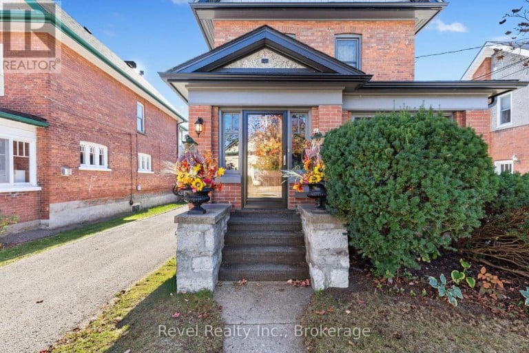 27 FRANCIS STREET, Kawartha Lakes (Lindsay), Ontario, K9V3R8