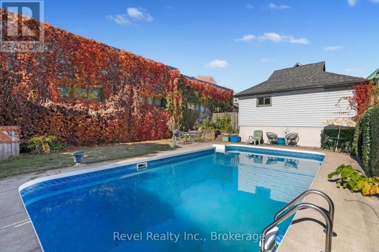 27 FRANCIS STREET, Kawartha Lakes (Lindsay), Ontario, K9V3R8