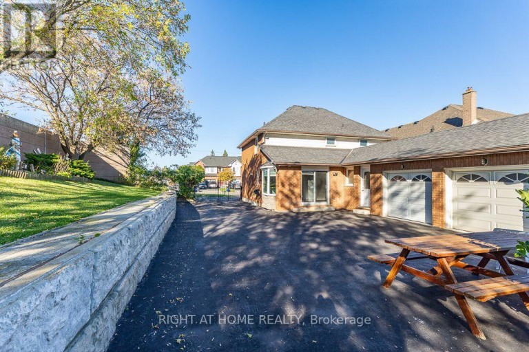 468 DEWITT ROAD, Hamilton (Stoney Creek), Ontario, L8E5A5