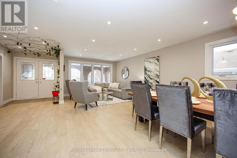 UPPER - 66 MOORE PARK AVENUE, Toronto (Newtonbrook West), Ontario, M2M1M9