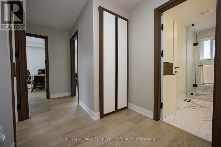 UPPER - 66 MOORE PARK AVENUE, Toronto (Newtonbrook West), Ontario, M2M1M9