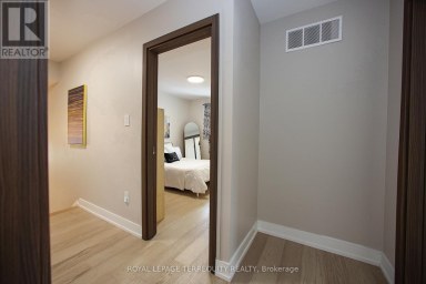 UPPER - 66 MOORE PARK AVENUE Toronto (Newtonbrook West) Ontario photo 36