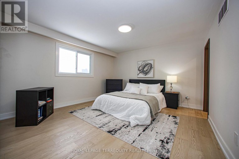 UPPER - 66 MOORE PARK AVENUE, Toronto (Newtonbrook West), Ontario, M2M1M9