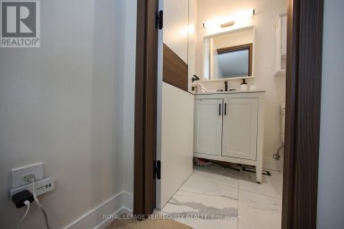 UPPER - 66 MOORE PARK AVENUE Toronto (Newtonbrook West) Ontario photo 42