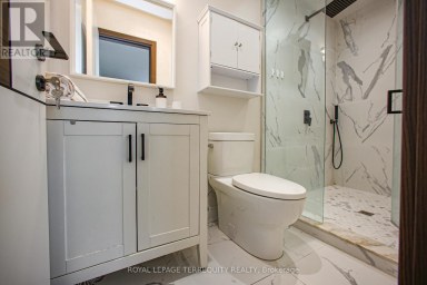 UPPER - 66 MOORE PARK AVENUE Toronto (Newtonbrook West) Ontario photo 43