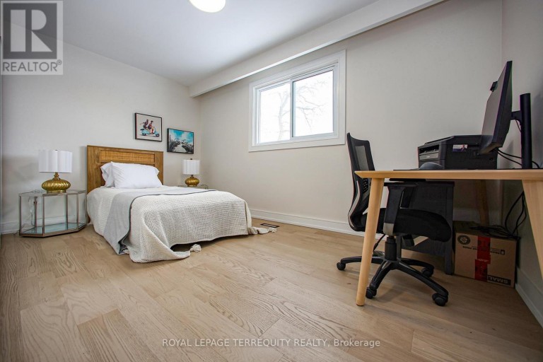 UPPER - 66 MOORE PARK AVENUE, Toronto (Newtonbrook West), Ontario, M2M1M9