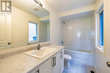11 YACHT DRIVE Clarington (Bowmanville) Ontario photo 35