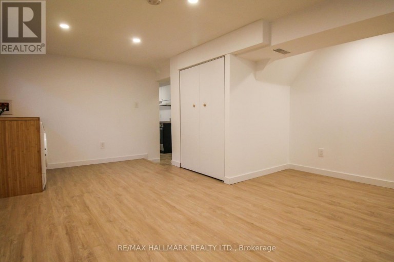 LOWER - 10 HAMILTON STREET, Toronto (South Riverdale), Ontario, M4M2C5