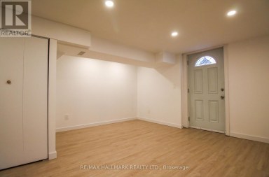LOWER - 10 HAMILTON STREET Toronto (South Riverdale) Ontario photo 3
