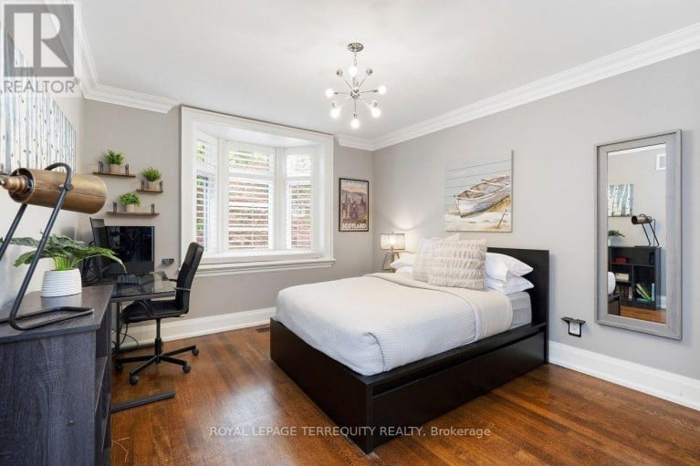 99 DUNEDIN DRIVE, Toronto (Kingsway South), Ontario, M8X2K8
