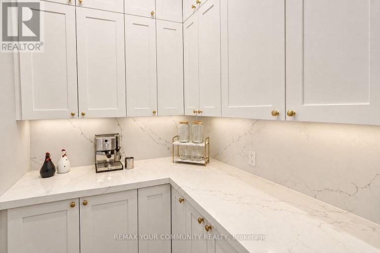 1415 REBECCA STREET, Oakville (WO West), Ontario, L6L1Z6