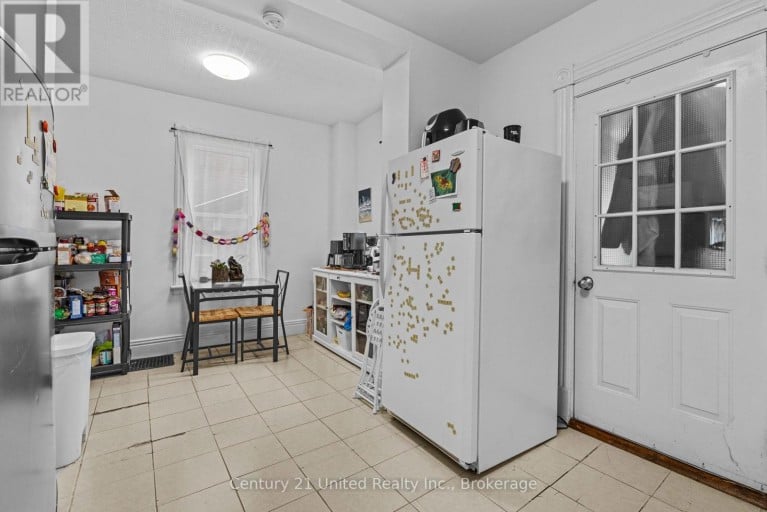 575 BETHUNE STREET, Peterborough (Town Ward 3), Ontario, K9H3Z7