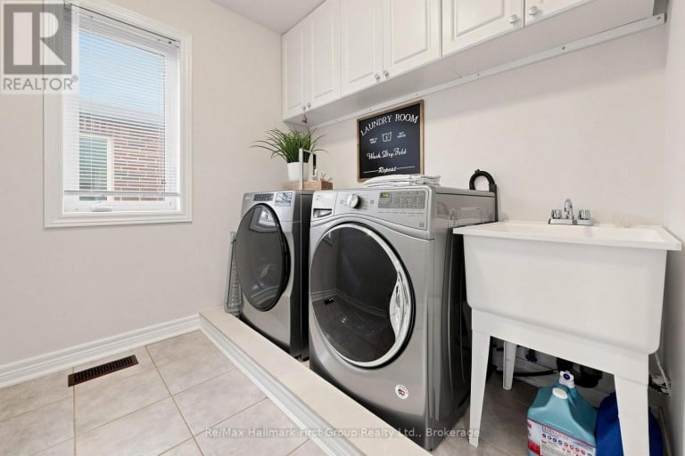 124 KENNETH HOBBS AVENUE, Whitby (Pringle Creek), Ontario, L1R0J3