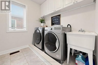 124 KENNETH HOBBS AVENUE Whitby (Pringle Creek) Ontario photo 40