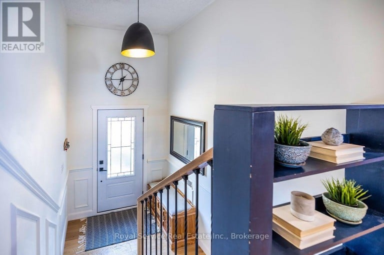 102 FOXHUNT TRAIL, Clarington (Courtice), Ontario, L1E1C9